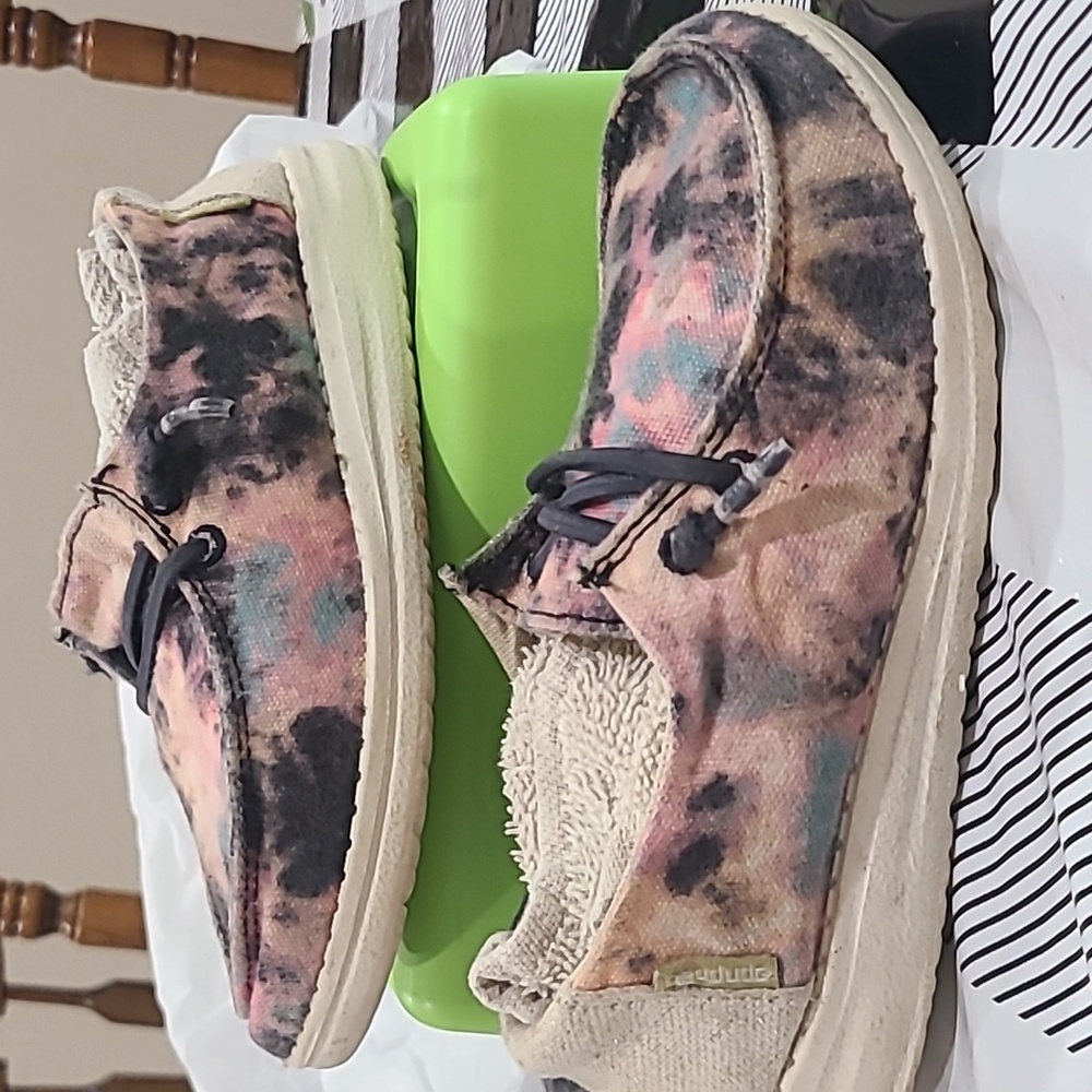 Girls hey dudes size 12k